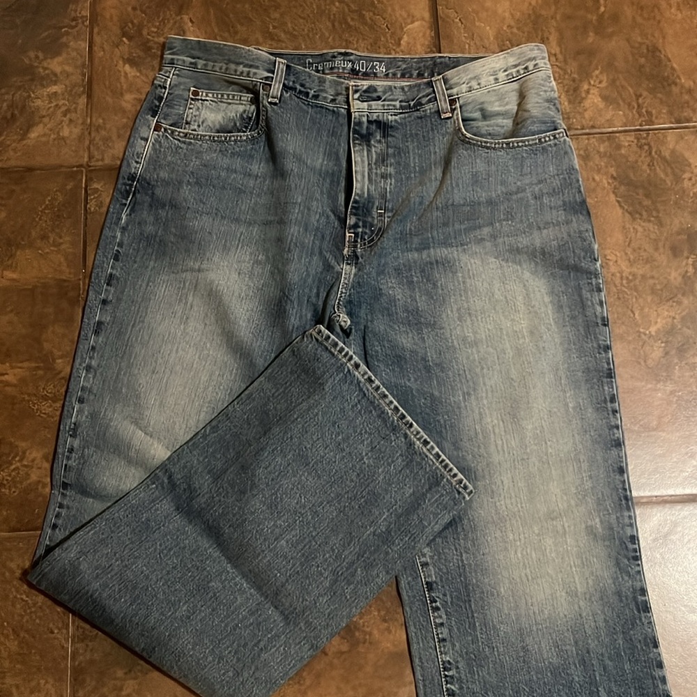 MEN faded blue jean with a slim relax fit durable and great quality of denim.